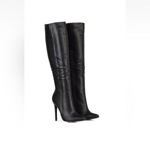 Essex glam boots. Color black.